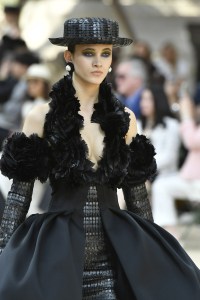 Details at Chanel Couture Fall 2017