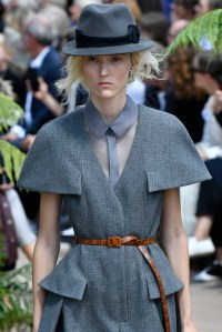 Details at Christian Dior Couture Fall 2017