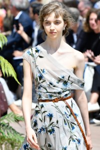 Details at Christian Dior Couture Fall 2017
