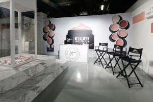 The 'It Cosmetics’ ExhibIT.'