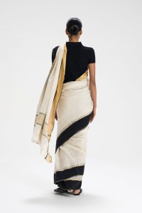 Model wearing a Mohiniattam sari drape with peplum pleats, a style from Kerala, by Taanbaan, part of The Sari Series: An Anthropology of Drape, India, 2017. Photograph by Bon Duke.