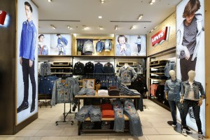 The Levi's pop up at Macy's.