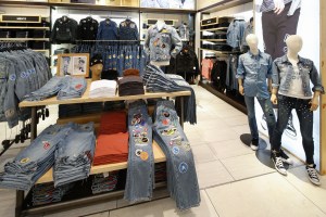 The Levi's pop up at Macy's.