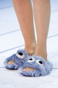 Details Anya Hindmarch RTW Spring 2018