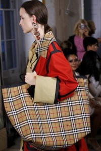 Details at Burberry RTW Spring 2018