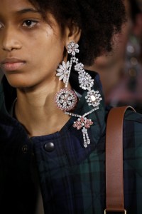 Details at Burberry RTW Spring 2018