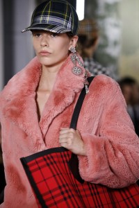 Details at Burberry RTW Spring 2018