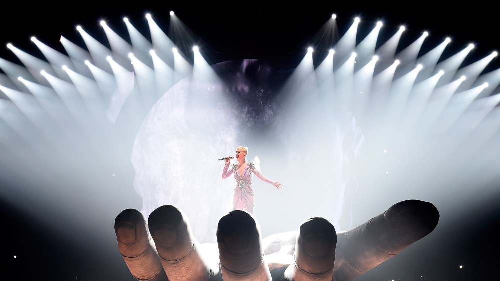 MONTREAL, QUEBEC - SEPTEMBER 19:  (Exclusive Coverage, Editorial Use Only) Katy Perry performs onstage during her "Witness: The Tour" tour opener at Bell Centre on September 19, 2017 in Montreal, Canada.  (Photo by Kevin Mazur/Getty Images for AEG)