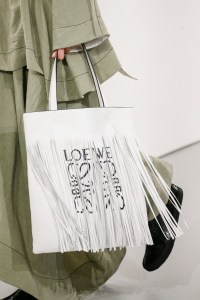 Details at Loewe RTW Spring 2018