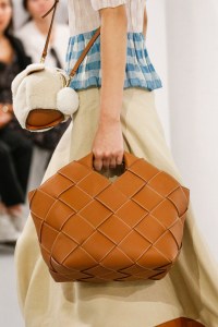 Details at Loewe RTW Spring 2018