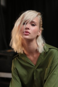 Model backstage