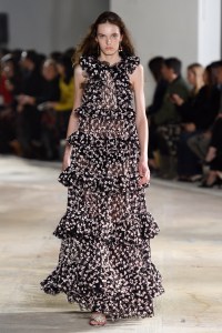Giambattista Valli RTW Spring 2018