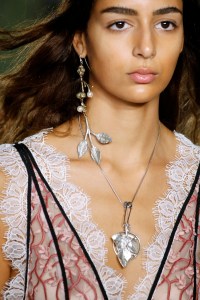 Details at Giambattista Valli RTW Spring 2018