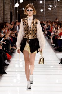 Louis Vuitton RTW Spring 2018