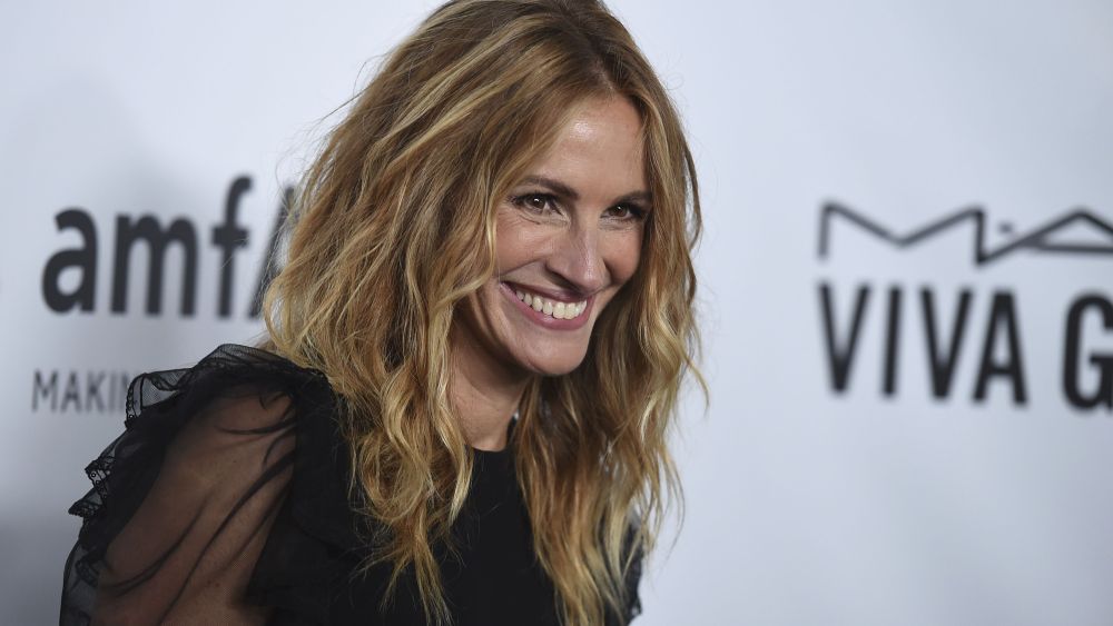 Julia Roberts attends the 2017 amfAR Inspiration Gala Los Angeles, in Beverly Hills, Calif2017 amfAR Inspiration Gala Los Angeles, Beverly Hills, USA - 13 Oct 2017