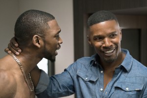Jay Pharoah as Floyd and Jamie Foxx as himself in WHITE FAMOUS (Season 1, Episode 1). - Photo: Michael Desmond/SHOWTIME - Photo ID: WhiteFamous_Pilot_10367