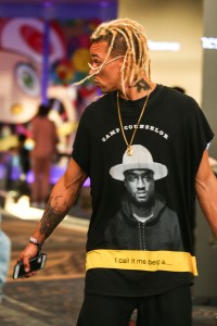 Street style at Complexcon 2017.