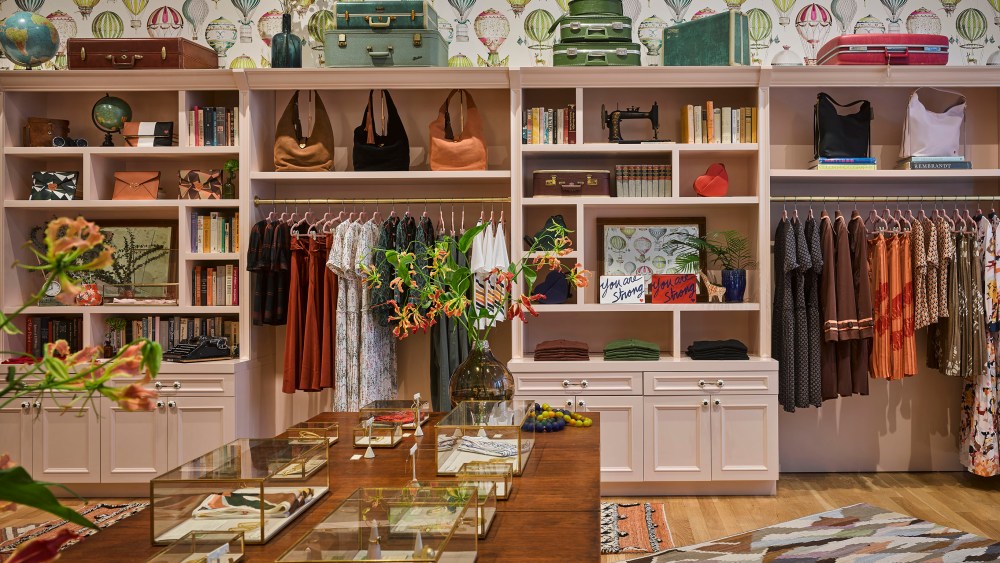 Drew Barrymore Opens Pop-up for Dear Drew.