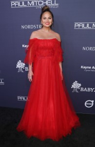 Chrissy TeigenBaby2Baby Gala, Arrivals, Los Angeles, USA - 11 Nov 2017