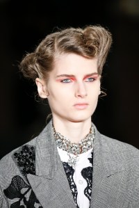 Details at Antonio Marras RTW Fall 2018