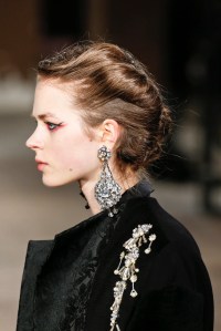 Details at Antonio Marras RTW Fall 2018