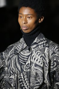 Details at Dries Van Noten RTW Fall 2018