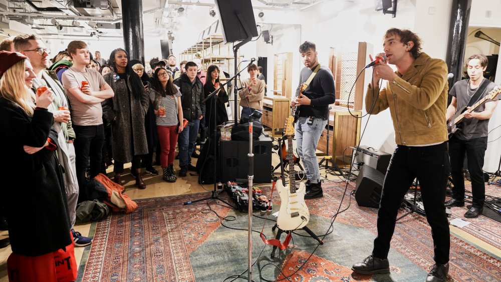 Albert Hammond Jr. performs intimate set at the Beak Street Rag & Bone store