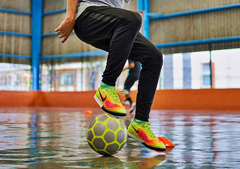 Nike Tops Q1 Street, Falls Short Key Metric