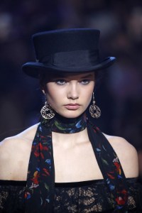 Details at Elie Saab RTW Fall 2018