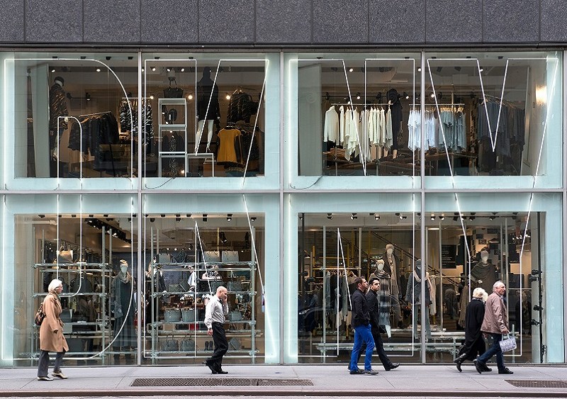 G-III and Macy’s Signs Deal DKNY Women’s Footwear