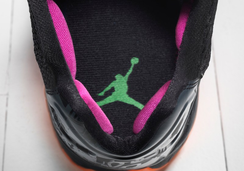 Bolstered Retro Designs, US Athletic Footwear Industry Up 8% 2015