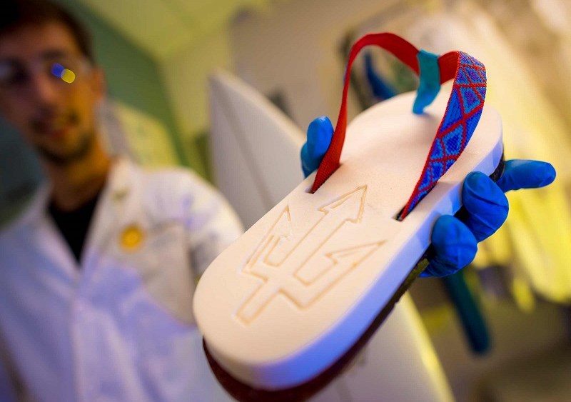 Algae-Based Flip-Flops Could Clean Up the Environment