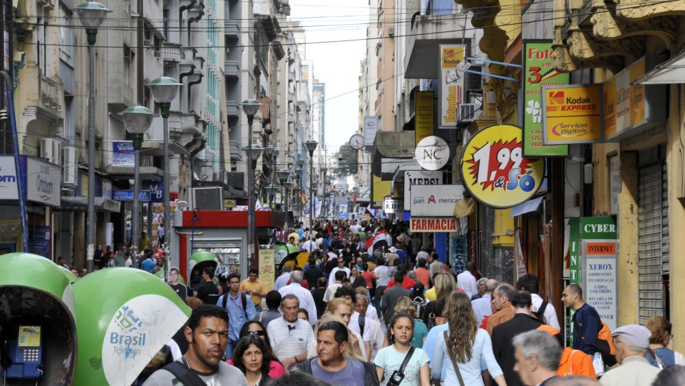 Crowds walk through the main mall street in downtown, Porto Alegre, Rio Grande do Sul, BrazilVARIOUS