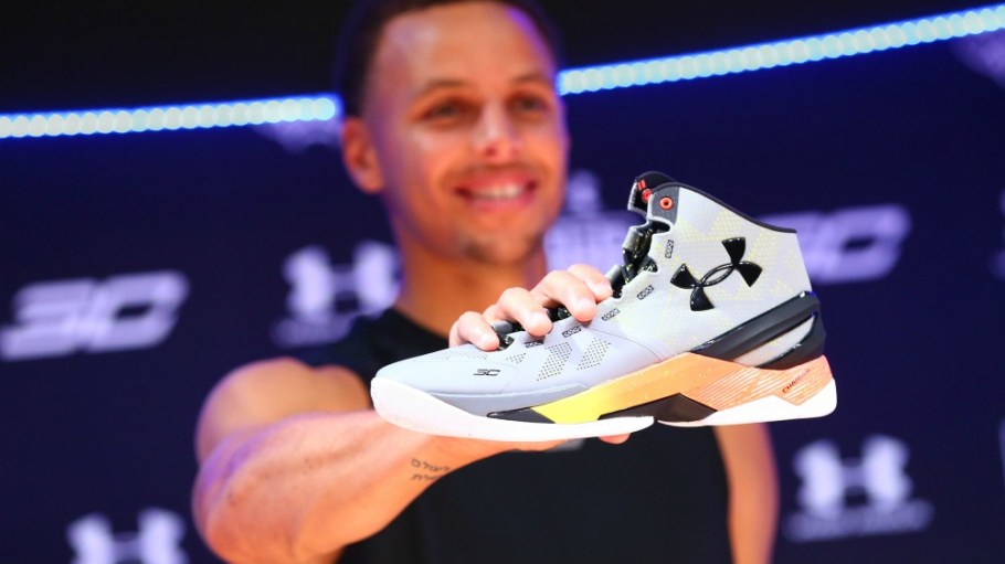 Under Armour is falling out of favor with teens, and even NBA superstar Steph Curry can't seem to help turn things around.
