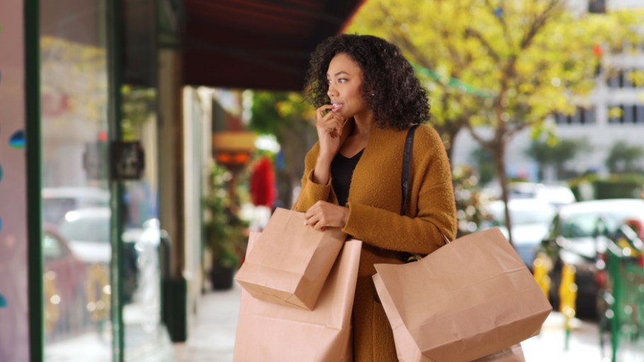 Brands and retailers should give special attention to bridge millennials, a cohort of high-spending digital enthusiasts.