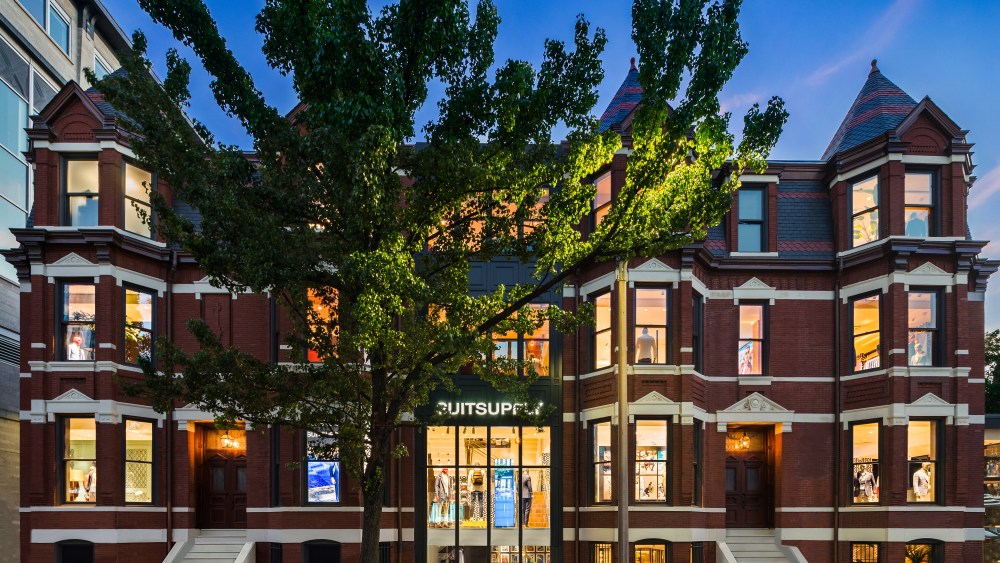 Suitsupply's Boston location on Newbury Street.