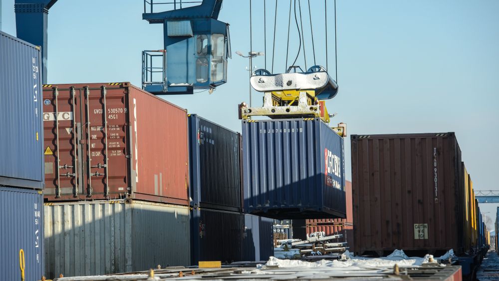 Li & Fung plans to spin off its logistics business in the first half of 2019.