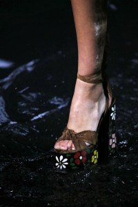 Details a Saint Laurent RTW Spring 2019