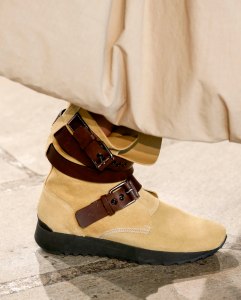 Details at Loewe RTW Spring 2019