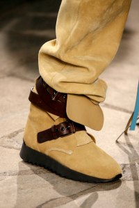 Details at Loewe RTW Spring 2019