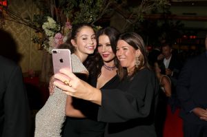 Carys Zeta Jones, Catherine Zeta-Jones and Stellene Volandes