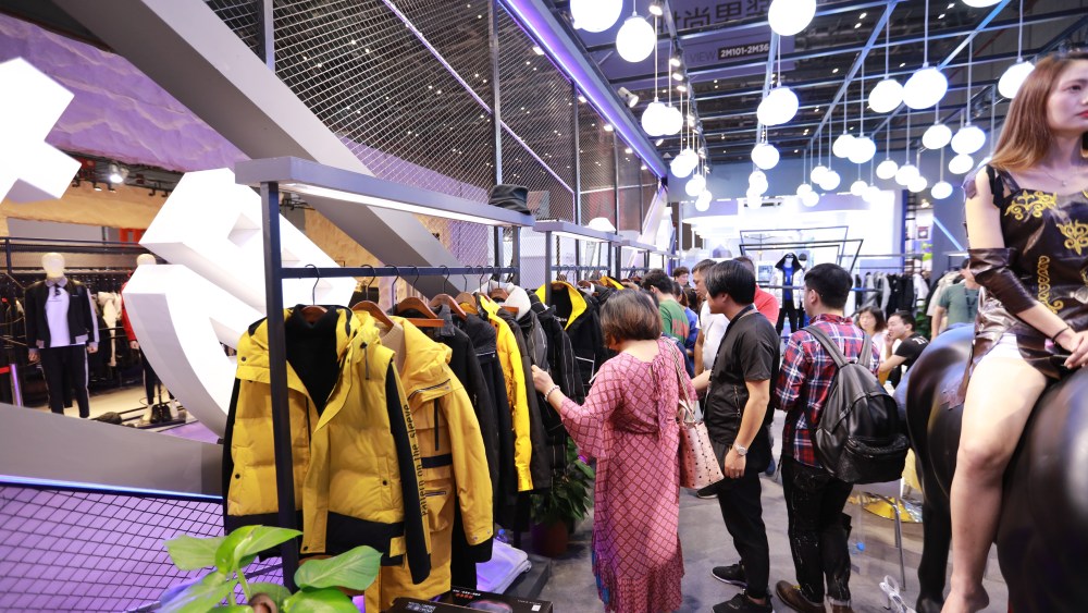 Chinese Apparel Brands Focus on Quality, Domestic Market