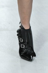 Details at Louis Vuitton RTW SS19