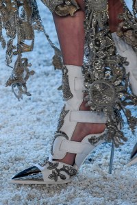 Details at Alexander McQueen RTW Spring 2019
