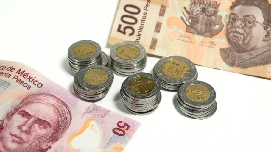 Mexico Set to Raise Minimum Wage With More Hikes Ahead