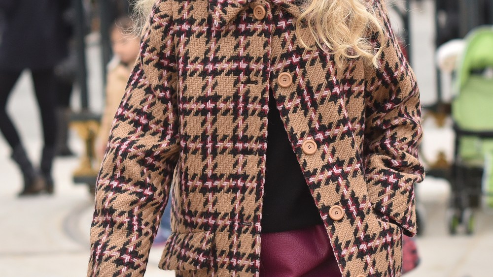 PARIS, FRANCE - MARCH 10: Franca Sozzani arrives at Valentino Fashion Show during Paris Fashion Week Fall Winter 2015/2016 on March 10, 2015 in Paris, France. (Photo by Jacopo Raule/GC Images)
