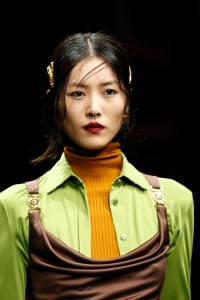 Details at Versace RTW Fall 2019