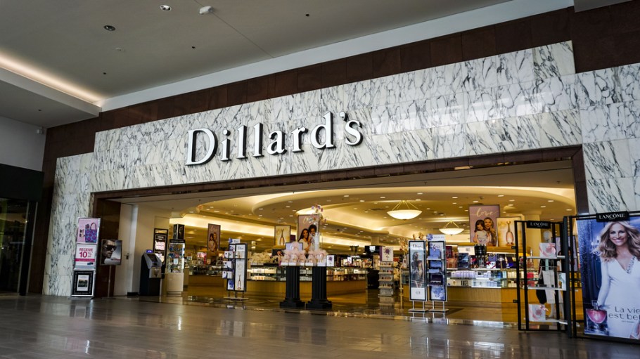 Dillard's Shares on Q4 Beat and Comps Gain of 2%