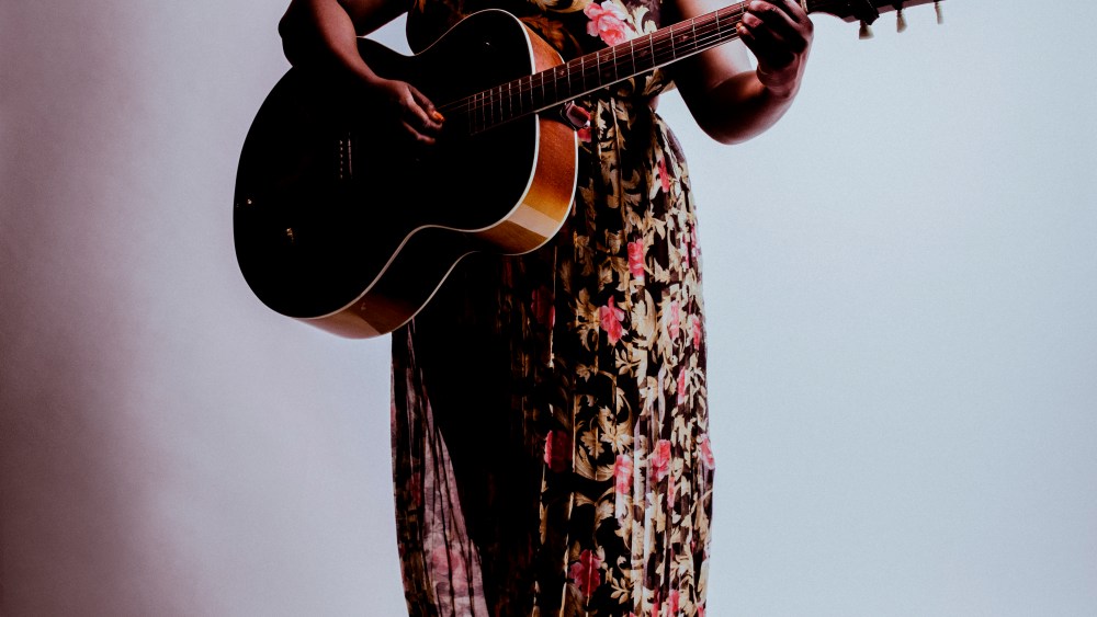 Yola "Walk Through Fire" Country Singer