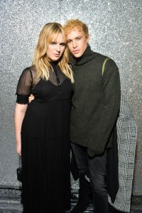 Hari Nef and Tommy Dorfman